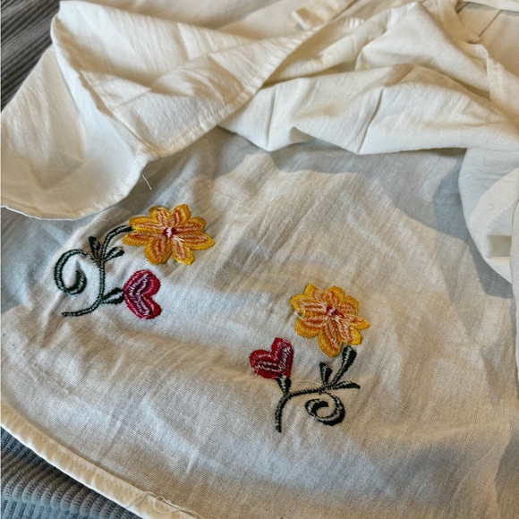 NWOT Floral Embroidered Girls Dress - White with Multicolor Flowers - Picture 7 of 8